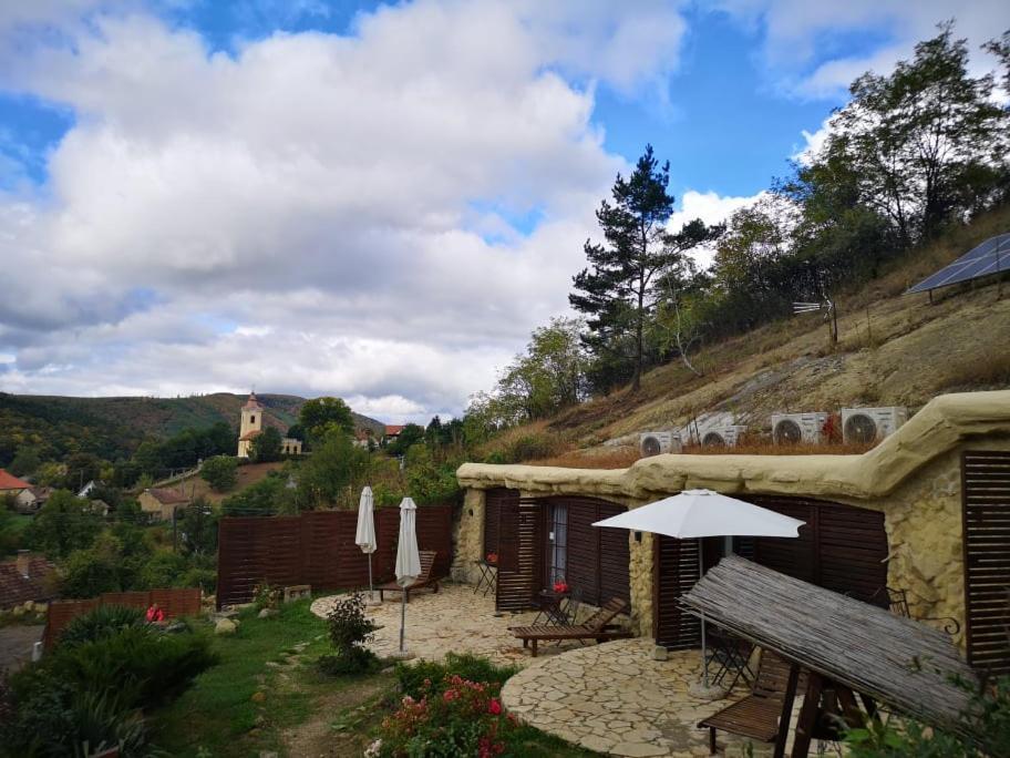 Sirocave Barlang Апартаменты *